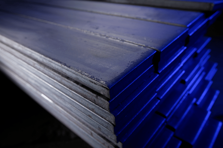 What’s the Difference Between Carbon and Stainless Steel?